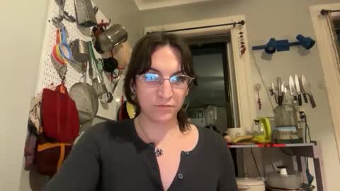 Sadie online show from 12-16-25, 12:15