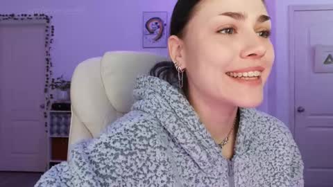 Sadie Renee  online show from 10-17-25, 09:50
