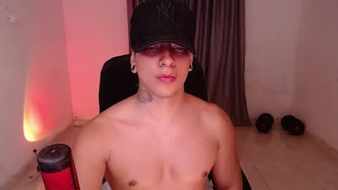 Snapshot of saenz_hotx chatting on 12-22-24, 01:45 saenz_hotx online show from 12-22-24, 01:45