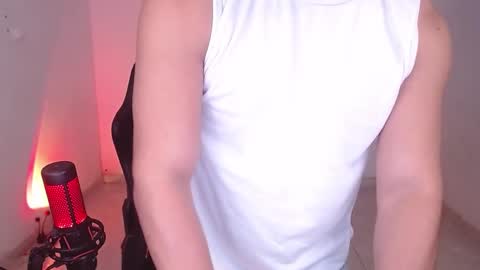 Snapshot of saenz_hotx chatting on 01-22-25, 01:20 saenz_hotx online show from 01-22-25, 01:20