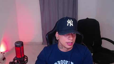 Snapshot of saenz_hotx chatting on 01-28-25, 01:08 saenz_hotx online show from 01-28-25, 01:08