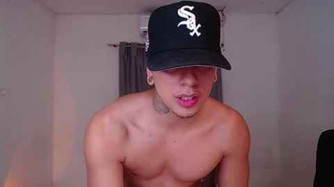 Snapshot of saenz_hotx chatting on 01-30-25, 12:29 saenz_hotx online show from 01-30-25, 12:29