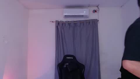 Snapshot of saenz_hotx chatting on 02-05-25, 11:28 saenz_hotx online show from 02-05-25, 11:28