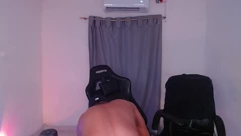 Snapshot of saenz_hotx chatting on 02-07-25, 06:35 saenz_hotx online show from 02-07-25, 06:35