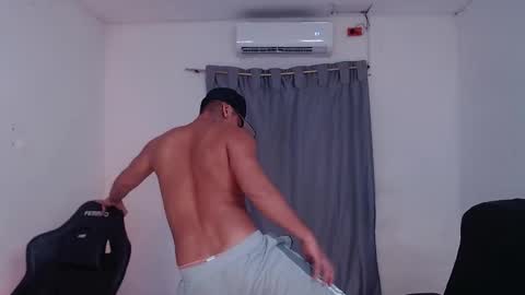 Snapshot of saenz_hotx chatting on 02-12-25, 02:03 saenz_hotx online show from 02-12-25, 02:03