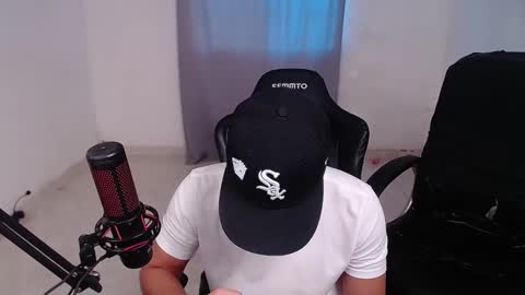 Snapshot of saenz_hotx chatting on 03-09-25, 10:30 saenz_hotx online show from 03-09-25, 10:30