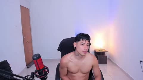 Snapshot of saenz_hotx chatting on 10-10-25, 03:22 saenz_hotx online show from 10-10-25, 03:22