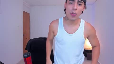 Snapshot of saenz_hotx chatting on 10-18-25, 06:08 saenz_hotx online show from 10-18-25, 06:08