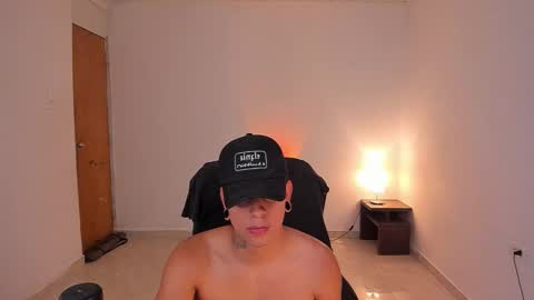 Snapshot of saenz_hotx chatting on 10-28-25, 01:31 saenz_hotx online show from 10-28-25, 01:31