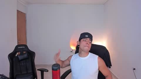 Snapshot of saenz_hotx chatting on 11-01-25, 08:11 saenz_hotx online show from 11-01-25, 08:11