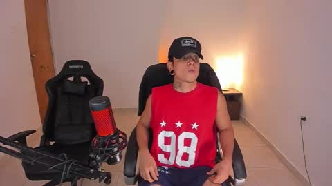 Snapshot of saenz_hotx chatting on 11-02-25, 11:51 saenz_hotx online show from 11-02-25, 11:51