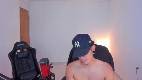 Snapshot of saenz_hotx chatting on 11-04-25, 08:52 saenz_hotx online show from 11-04-25, 08:52