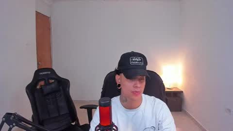 Snapshot of saenz_hotx chatting on 11-06-25, 05:58 saenz_hotx online show from 11-06-25, 05:58