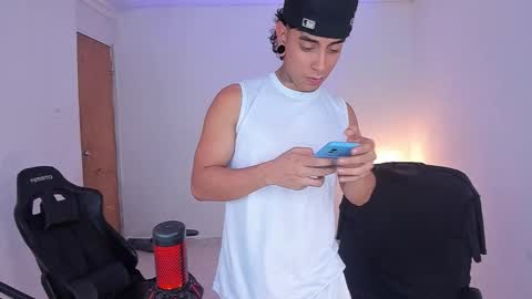 Snapshot of saenz_hotx chatting on 11-08-25, 09:35 saenz_hotx online show from 11-08-25, 09:35