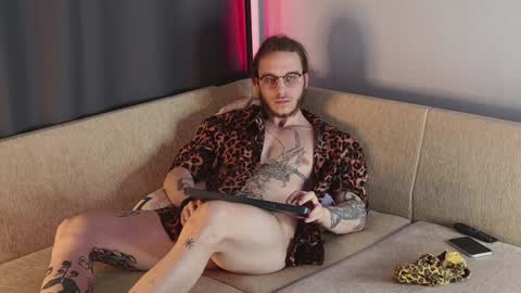 Snapshot of sage6688 chatting on 01-12-25, 08:46 Adam online show from 01-12-25, 08:46