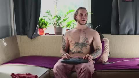 Snapshot of sage6688 chatting on 09-27-25, 01:38 Adam online show from 09-27-25, 01:38