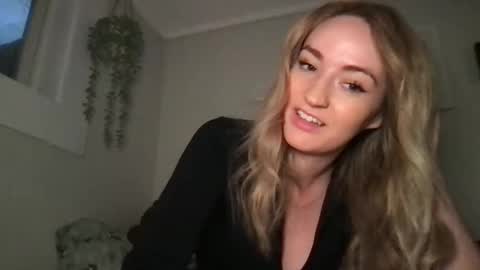 Snapshot of sagejessica chatting on 12-21-24, 04:57 Jessica Sage online show from 12-21-24, 04:57