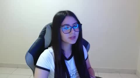 Sahaliefox  online show from 10-22-25, 07:24