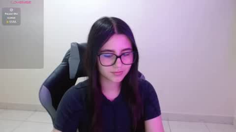 Sahaliefox  online show from 11-22-25, 10:09