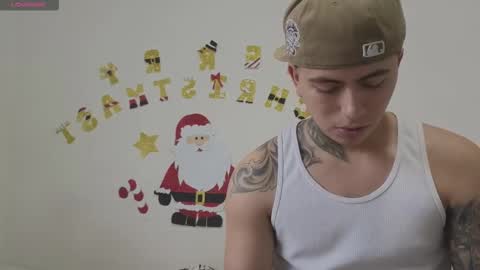 Snapshot of sahara_n_thiago chatting on 12-18-25, 11:49 Sahara y Thiago online show from 12-18-25, 11:49