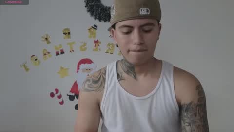 Snapshot of sahara_n_thiago chatting on 12-21-25, 11:17 Sahara y Thiago online show from 12-21-25, 11:17