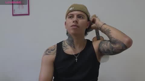 Snapshot of sahara_n_thiago chatting on 01-18-26, 11:36 Sahara y Thiago online show from 01-18-26, 11:36