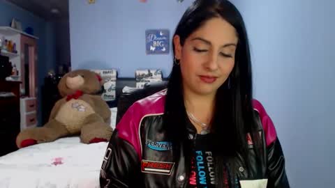 Snapshot of sahotlove1 chatting on 05-29-26, 04:05 Karina online show from 05-29-26, 04:05