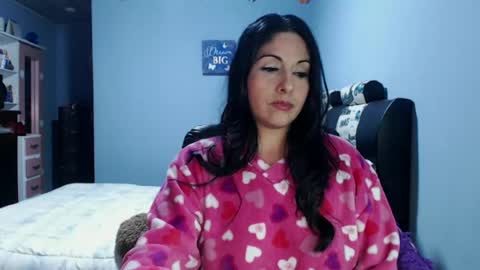 Snapshot of sahotlove1 chatting on 06-14-26, 03:52 Karina online show from 06-14-26, 03:52