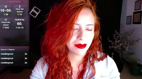 Snapshot of sahra_tayl0r_ chatting on 02-04-25, 02:32 SARA online show from 02-04-25, 02:32