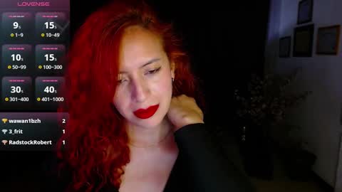 Snapshot of sahra_tayl0r_ chatting on 02-06-25, 05:19 SARA online show from 02-06-25, 05:19