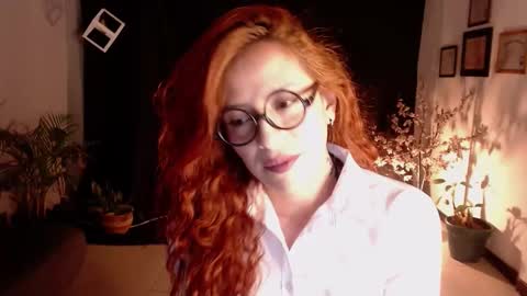 Snapshot of sahra_tayl0r_ chatting on 02-13-25, 02:42 SARA online show from 02-13-25, 02:42