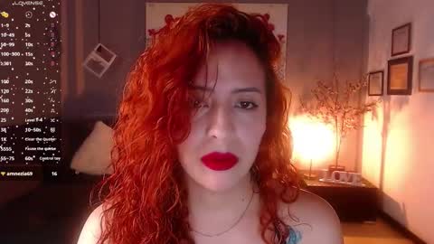 Snapshot of sahra_tayl0r_ chatting on 03-11-25, 02:40 SARA online show from 03-11-25, 02:40