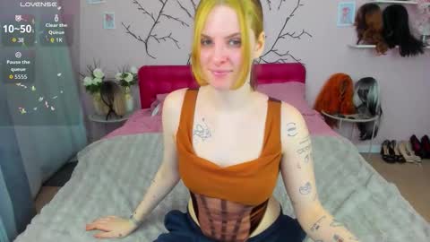 Snapshot of saidaray chatting on 02-18-26, 01:07 Adel online show from 02-18-26, 01:07