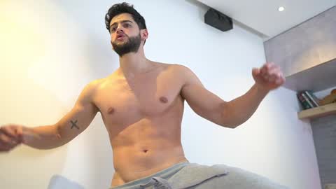 saimon  online show from 01-25-25, 04:02