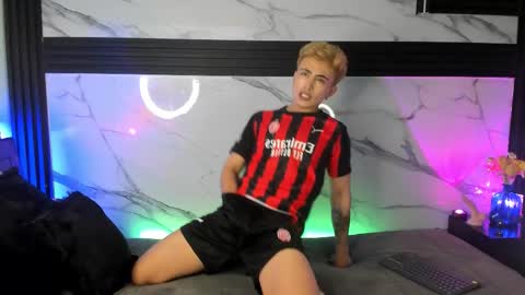 Snapshot of saimonvela chatting on 10-04-25, 05:49 Juan online show from 10-04-25, 05:49