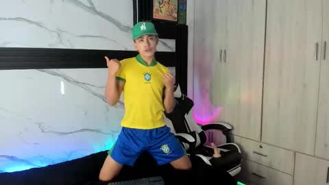 Snapshot of saimonvela chatting on 11-05-25, 03:45 Juan online show from 11-05-25, 03:45