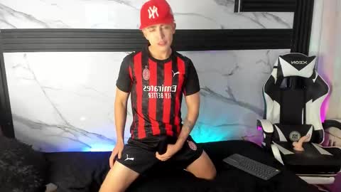 Snapshot of saimonvela chatting on 11-07-25, 06:13 Juan online show from 11-07-25, 06:13