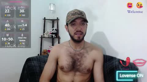 Snapshot of saint_castle chatting on 09-23-25, 02:31 Saint Castle online show from 09-23-25, 02:31