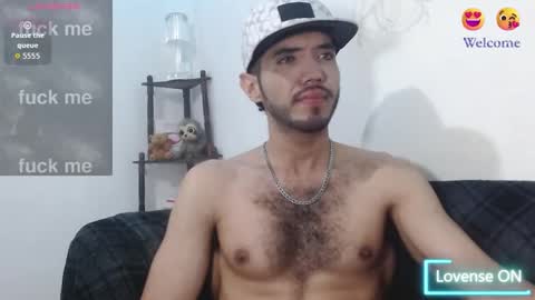 Snapshot of saint_castle chatting on 02-18-26, 09:22 Saint Castle online show from 02-18-26, 09:22