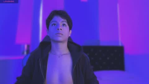 Snapshot of saintdangelo chatting on 03-16-26, 12:42 Santi online show from 03-16-26, 12:42