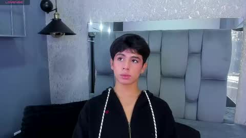 Santi online show from 05-29-26, 01:42