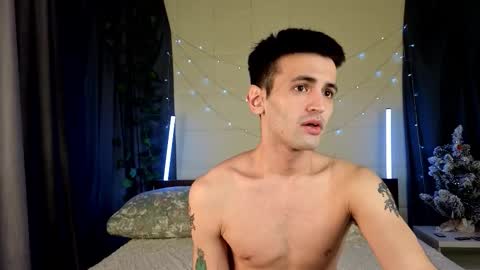 Snapshot of saintlauren1 chatting on 01-06-26, 07:01 Mark online show from 01-06-26, 07:01