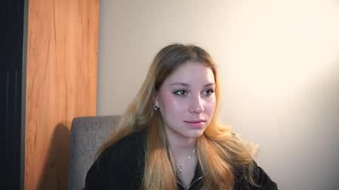 Snapshot of sairally chatting on 05-15-26, 08:27 Ariel online show from 05-15-26, 08:27