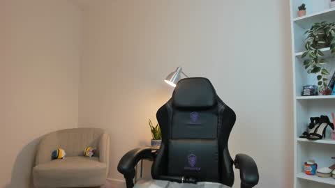 Sakura Harper online show from 02-08-25, 08:42