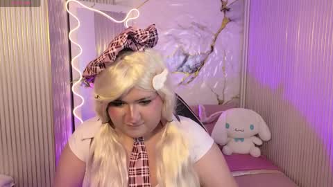 Snapshot of sakura_tay1 chatting on 04-09-26, 06:19 sakura online show from 04-09-26, 06:19