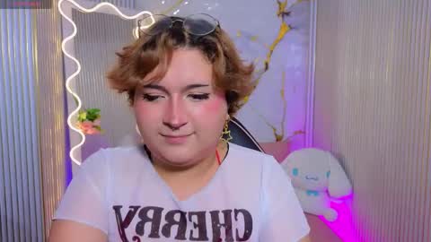 Snapshot of sakura_tay1 chatting on 04-15-26, 04:41 sakura online show from 04-15-26, 04:41