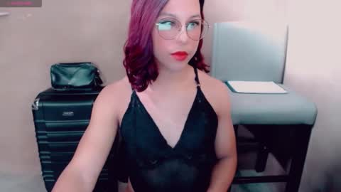 Snapshot of sakurahotgirl chatting on 12-15-25, 06:56 SakuraCumExtreme online show from 12-15-25, 06:56