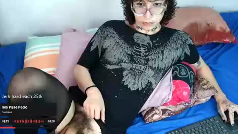 Snapshot of salemqueer_ chatting on 07-22-26, 02:53 Sam online show from 07-22-26, 02:53