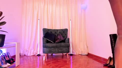 Snapshot of sali_g chatting on 05-26-26, 08:27 Sali G online show from 05-26-26, 08:27