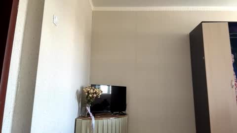 Snapshot of salliecauthorne chatting on 06-22-26, 09:17 Kary online show from 06-22-26, 09:17